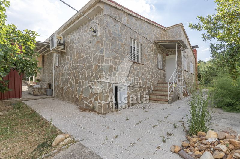 Foto 4bc449bb-7f7e-4a7e-908b-4ebd631eef21. Casa amb calefacció aparcament piscina a Torrejón del Rey