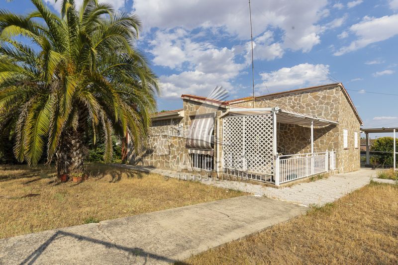 Foto 53e23956-3460-4818-833d-f75669d80008. Casa amb calefacció aparcament piscina a Torrejón del Rey