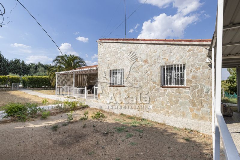 Foto 6b07ae45-4059-4bb8-9dff-84a8d06e3fd0. Casa amb calefacció aparcament piscina a Torrejón del Rey