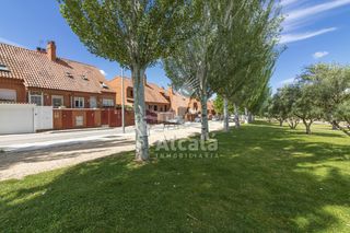 Reihenhaus in Mejorada del Campo. Exclusivo chalet adosado en el centro de mejorada del campo