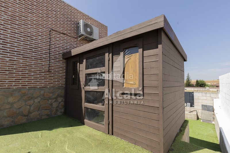 Foto 037e4f62-1320-41c2-9bbb-7d5ce49fc847. Casa amb calefacció piscina a Torrejón del Rey
