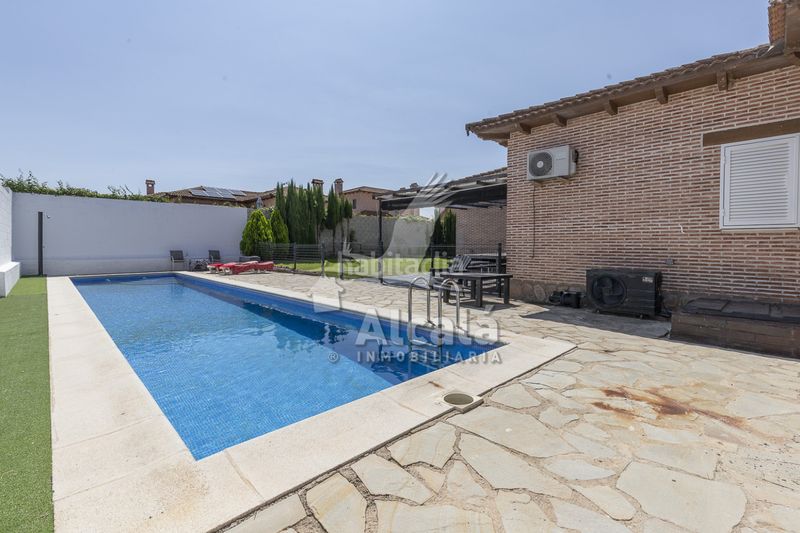Foto 0e01f01b-bb25-4067-b2ba-40a21a00f629. Casa amb calefacció piscina a Torrejón del Rey