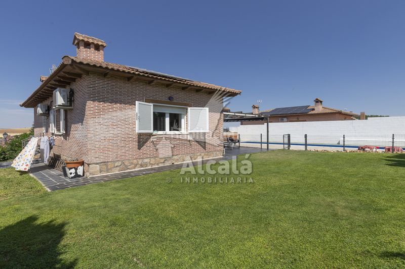 Foto 1a16c3e8-ab02-4235-8341-3efe202182c5. Casa amb calefacció piscina a Torrejón del Rey