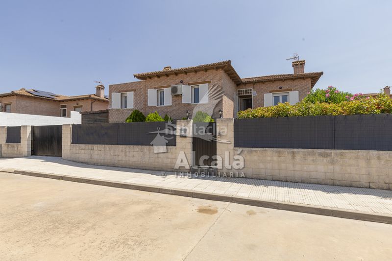 Foto 66da69fa-2b18-4dff-b8e1-86f2d2efd57f. Casa amb calefacció piscina a Torrejón del Rey