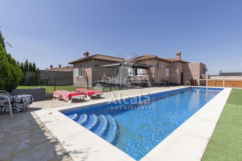 Foto 763d39a3-c539-41a7-ad62-5ea2fe15dd17. Casa amb calefacció piscina a Torrejón del Rey