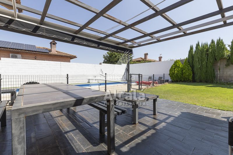 Foto 7b557e01-8be2-4f4f-bef3-dea3ecd3dd3d. Casa amb calefacció piscina a Torrejón del Rey