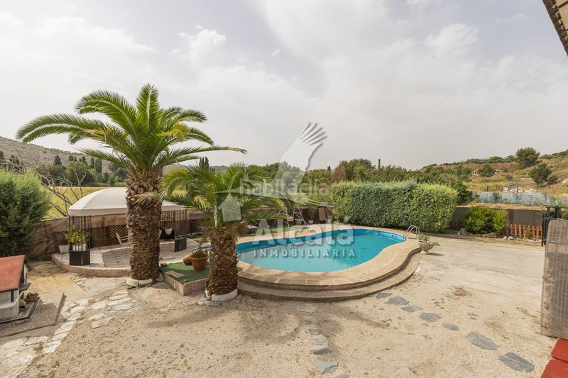 Foto 2f8d6678-6898-4bac-a9ff-617c4a674814. Casa amb calefacció aparcament piscina a Tielmes