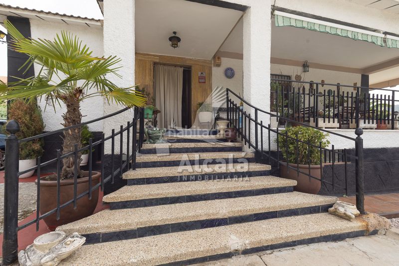 Foto 496449df-282d-4f4b-b618-885e211be164. Casa amb calefacció aparcament piscina a Tielmes