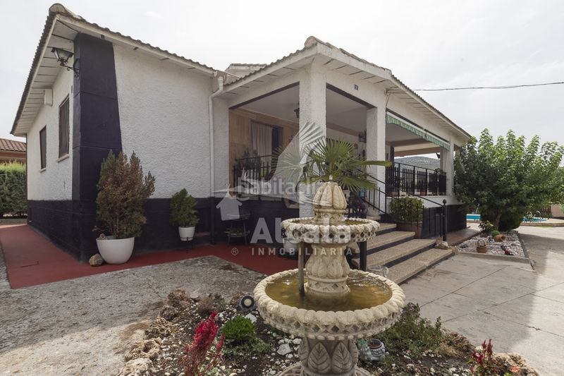Foto 4d1d4bed-fa45-48d1-b8fc-28823792a296. Casa amb calefacció aparcament piscina a Tielmes