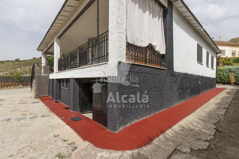 Foto 8a43810d-1c47-4466-83eb-b3345fbb3812. Casa amb calefacció aparcament piscina a Tielmes
