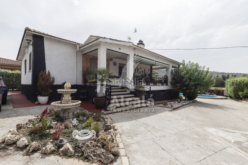 Foto b4b4f40f-8543-4103-ab2a-6934e1d58ca1. Casa amb calefacció aparcament piscina a Tielmes