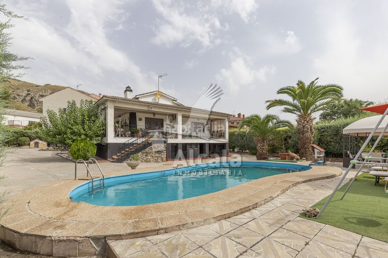 Foto b95c6de5-7653-415f-b38f-8483a8c7937d. Casa amb calefacció aparcament piscina a Tielmes
