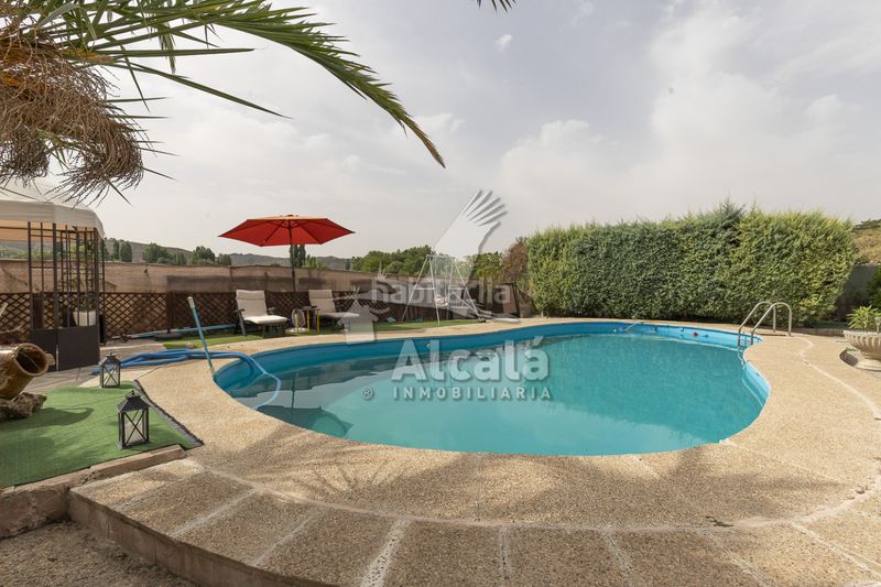 Foto f9ba7e72-1ec5-4aaf-8424-83c91523faa1. Casa amb calefacció aparcament piscina a Tielmes