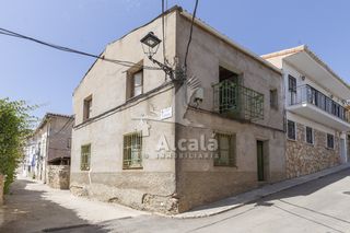 House in Moratilla de los Meleros. Edificiocasa de 105 m para  terminar y reformar a tu gusto en mo