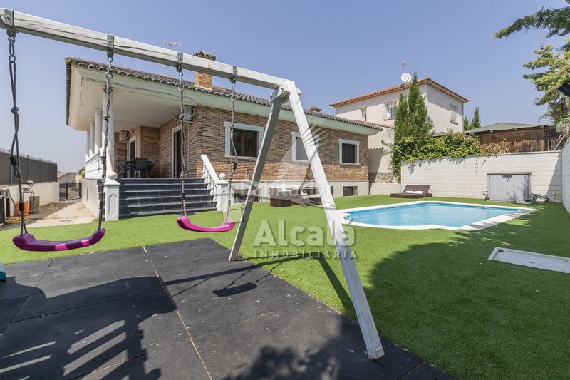 Foto b4e1a396-6fb7-4977-b2ba-18149b53c8b7. Casa amb calefacció aparcament piscina a Santa Olalla