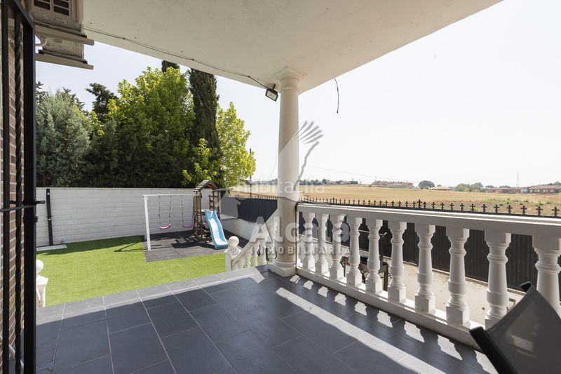 Foto bf2a2de6-994c-49b9-9d4d-894cdfb3c0da. Casa amb calefacció aparcament piscina a Santa Olalla