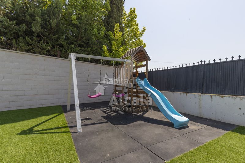 Foto d38d94ac-9e3d-452f-ab7a-c10b7f5e3e2f. Casa amb calefacció aparcament piscina a Santa Olalla