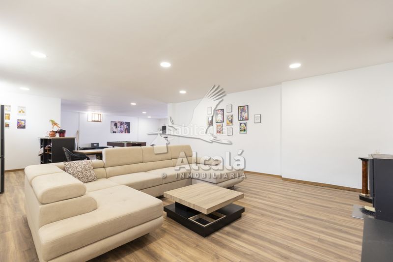 Foto eb0e1c1a-6d82-450c-a57e-06955337a3eb. Casa amb calefacció aparcament piscina a Santa Olalla