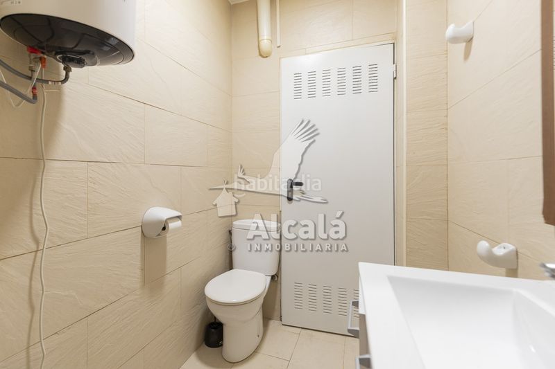 Foto 0fa52ae5-5e4a-40ee-b475-9e3850efe548. Local comercial a Sol Madrid
