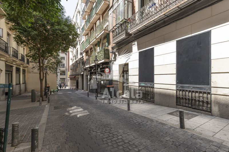 Foto 4991bd6a-816e-41f7-a47a-2b9e0a799531. Local comercial a Sol Madrid