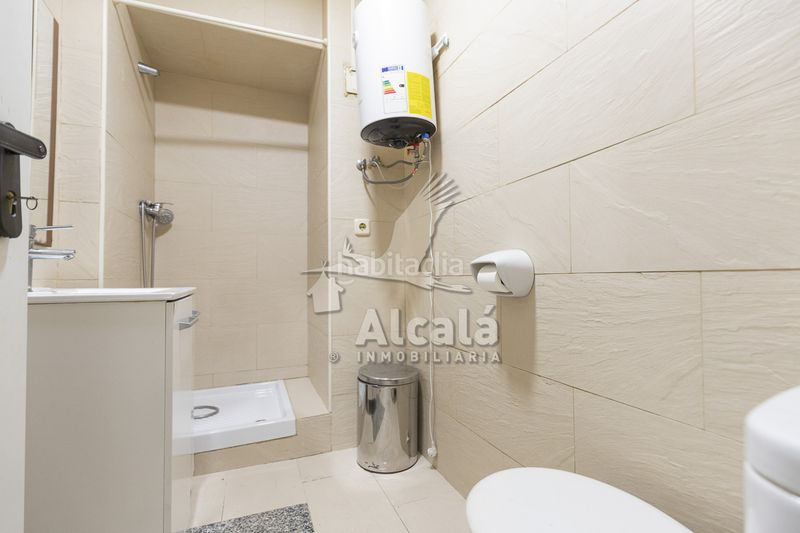 Foto 530c68bd-dc04-4741-aca1-8541d4379f09. Local comercial a Sol Madrid