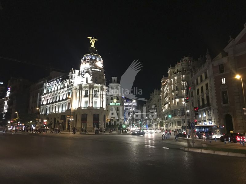 Foto 8d2cdad6-bafe-4c76-8eea-d6ab701117d1. Local comercial a Sol Madrid
