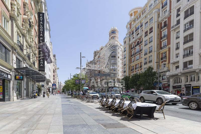 Foto e190dc53-6db5-46bf-832b-7dd2459c24b1. Local comercial a Sol Madrid