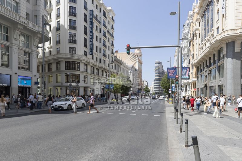 Foto f242b873-9e47-4261-8415-aa18f2074a1f. Local comercial a Sol Madrid