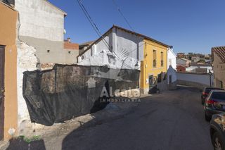 Landgut in San Pascual. Estupendo terreno de naturaleza urbana en los santos de la humos