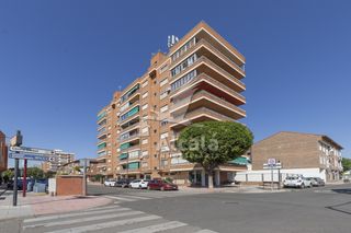 Flat in Bulevar-Plaza Castilla. Piso con terraza en zona bulevard