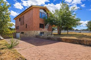Casa in Valdeavero. Espectacular vivienda independiente en valdeavero
