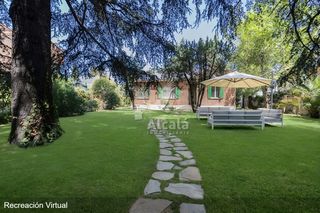 Casa a Mirasierra. Ubicación top, parcela de 901 m y salida a dos calles. tú eliges