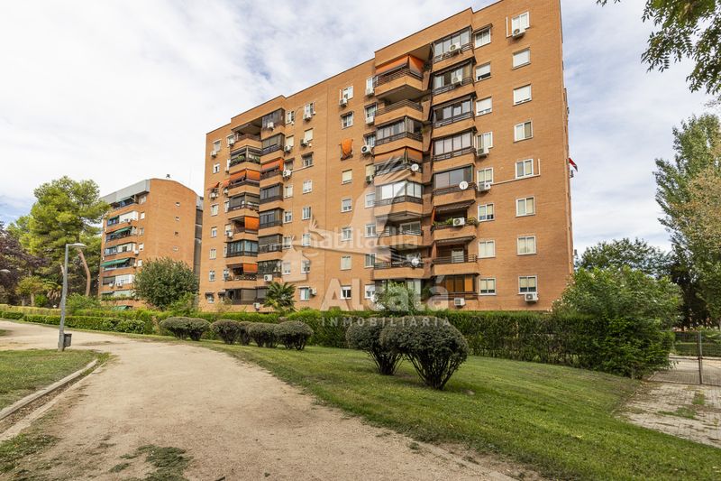 Foto 03cd553b-0b35-449e-a14c-a845ec99fb95. Piso oportunidad piso con terraza en zona valleaguado en Coslada