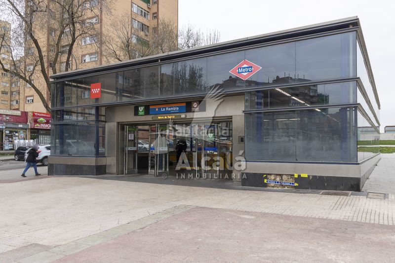 Foto 9db6f9e0-7ec2-4d02-961a-3f7fb70c019d. Piso oportunidad piso con terraza en zona valleaguado en Coslada