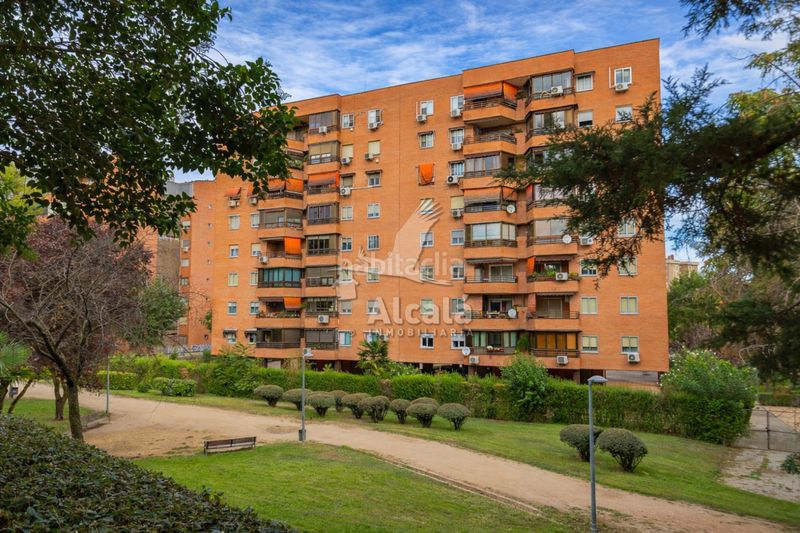 Foto 9fe691ed-5985-4e71-a615-acba0f0dcc15. Piso oportunidad piso con terraza en zona valleaguado en Coslada
