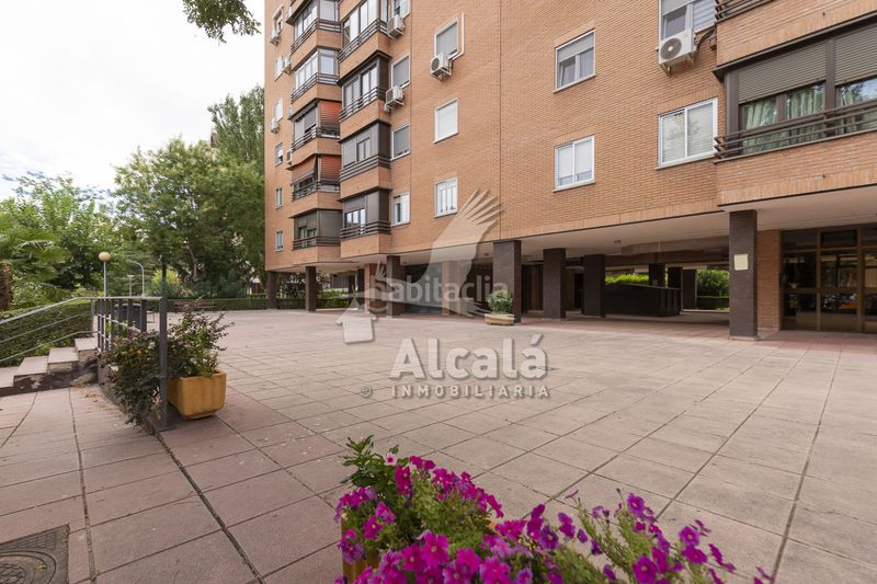 Foto a9f14d1d-113d-4ea0-bc12-bc19ab35b83b. Piso oportunidad piso con terraza en zona valleaguado en Coslada