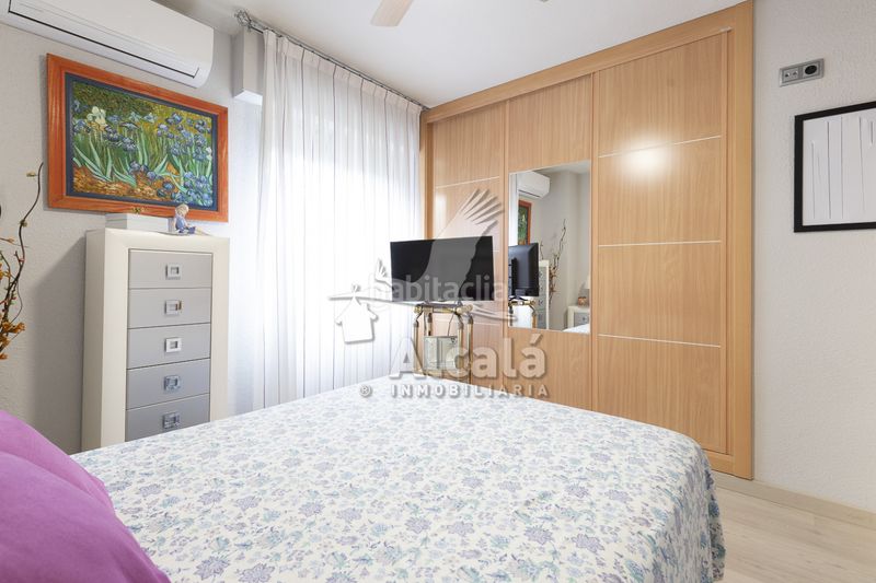 Foto b09b40cf-1b89-4254-bee2-88af36b4892e. Piso oportunidad piso con terraza en zona valleaguado en Coslada