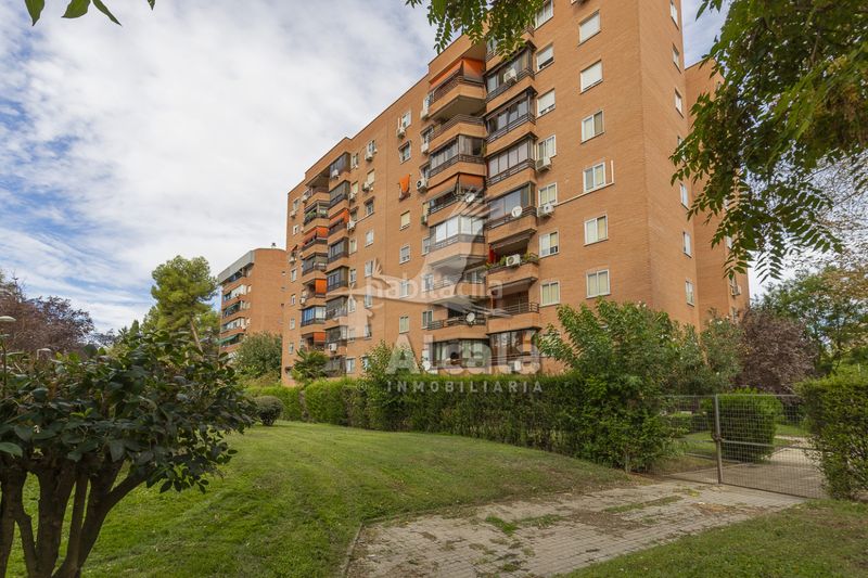 Foto d00288ca-4255-4d64-aa57-db8c802b6058. Piso oportunidad piso con terraza en zona valleaguado en Coslada