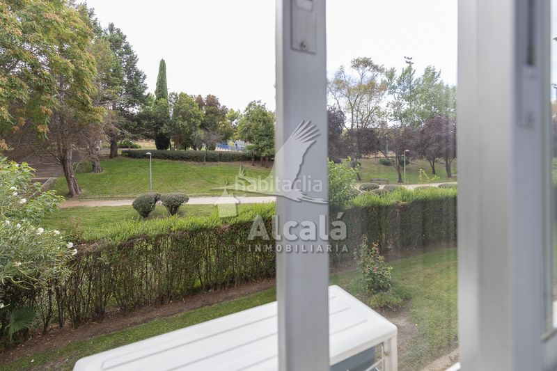 Foto d9140ccc-d6c4-43ec-afc0-4414dac944f6. Piso oportunidad piso con terraza en zona valleaguado en Coslada