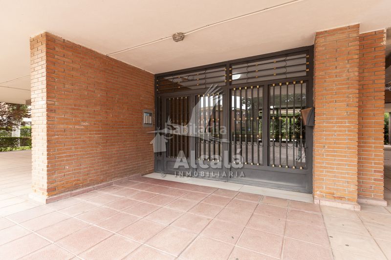 Foto fcdd1d6e-375c-4aa3-a654-ddd5d90148a6. Piso oportunidad piso con terraza en zona valleaguado en Coslada