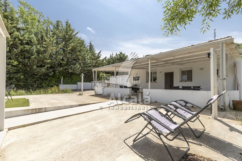 Foto 01c60f21-3115-4d07-ba6e-882bf783c1df. Casa amb calefacció aparcament piscina a Hontoba