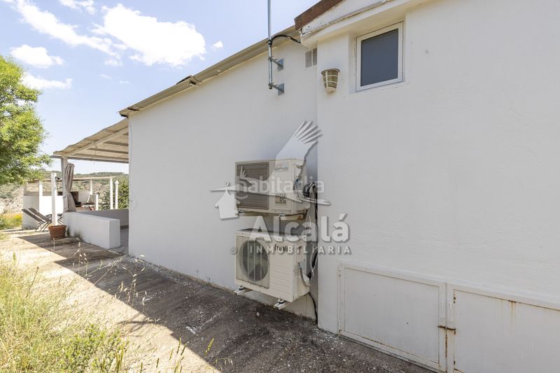 Foto e18db9a2-de97-4757-9763-e01e7cc77871. Casa amb calefacció aparcament piscina a Hontoba