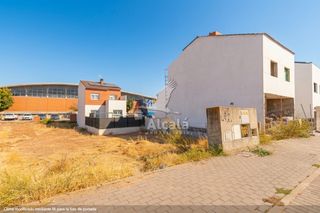 Terreno residenziale in Marchamalo. Parcela urbana en muy buena zona en marchamalo guadalajara