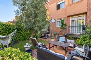Casa in La Garena. Estupendo chalet pareado en la garena  alcalá de henares con pis