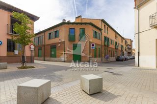 Flat in Casco Histórico. Piso de 4 dormitorios, luz y garaje en pleno centro de alcalá de
