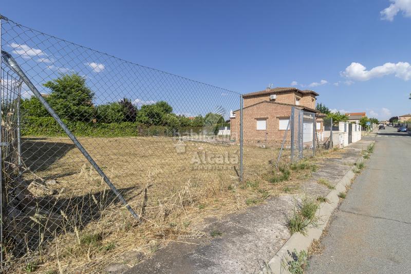 Foto 5cb32d78-00e4-494a-afb6-6a425f57f24d. Terreny residencial a Chiloeches