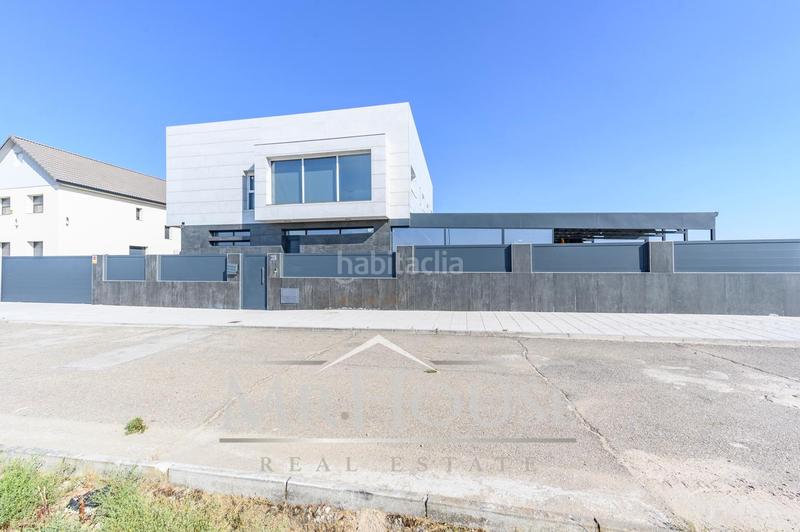 Foto 8d9d48e4-9d44-406b-b2f2-3b1c2353fafe. Casa amb calefacció aparcament piscina a Torrejón de la Calzada