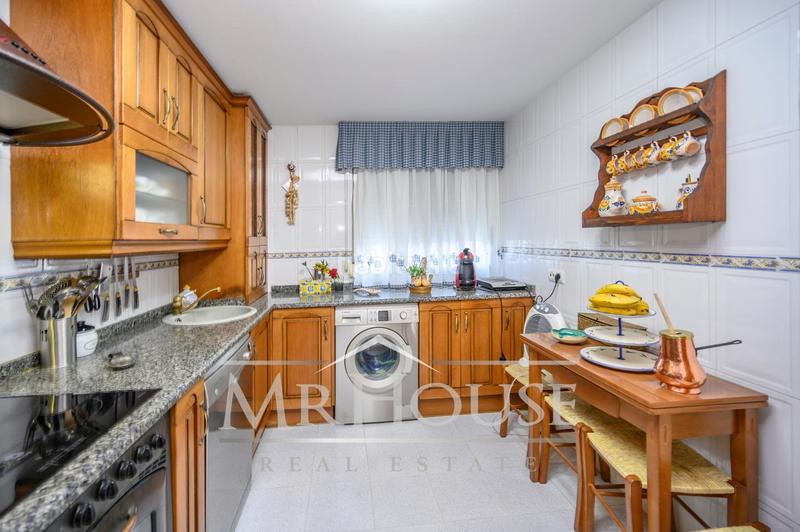 Foto 46d0b083-b690-4c47-abfd-1609a84856b6. Casa con riscaldamento parcheggio piscina in Reyes Parla