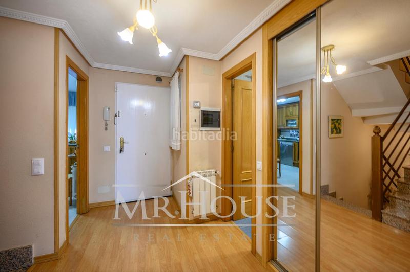 Foto 8434ca78-2625-4a14-848a-7059eaa871ae. Casa con riscaldamento parcheggio piscina in Reyes Parla