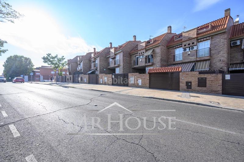 Foto 051c6a54-ecb7-4612-a0ae-6e6b2b2f4627. Haus mit heizung parking pool in Reyes Parla